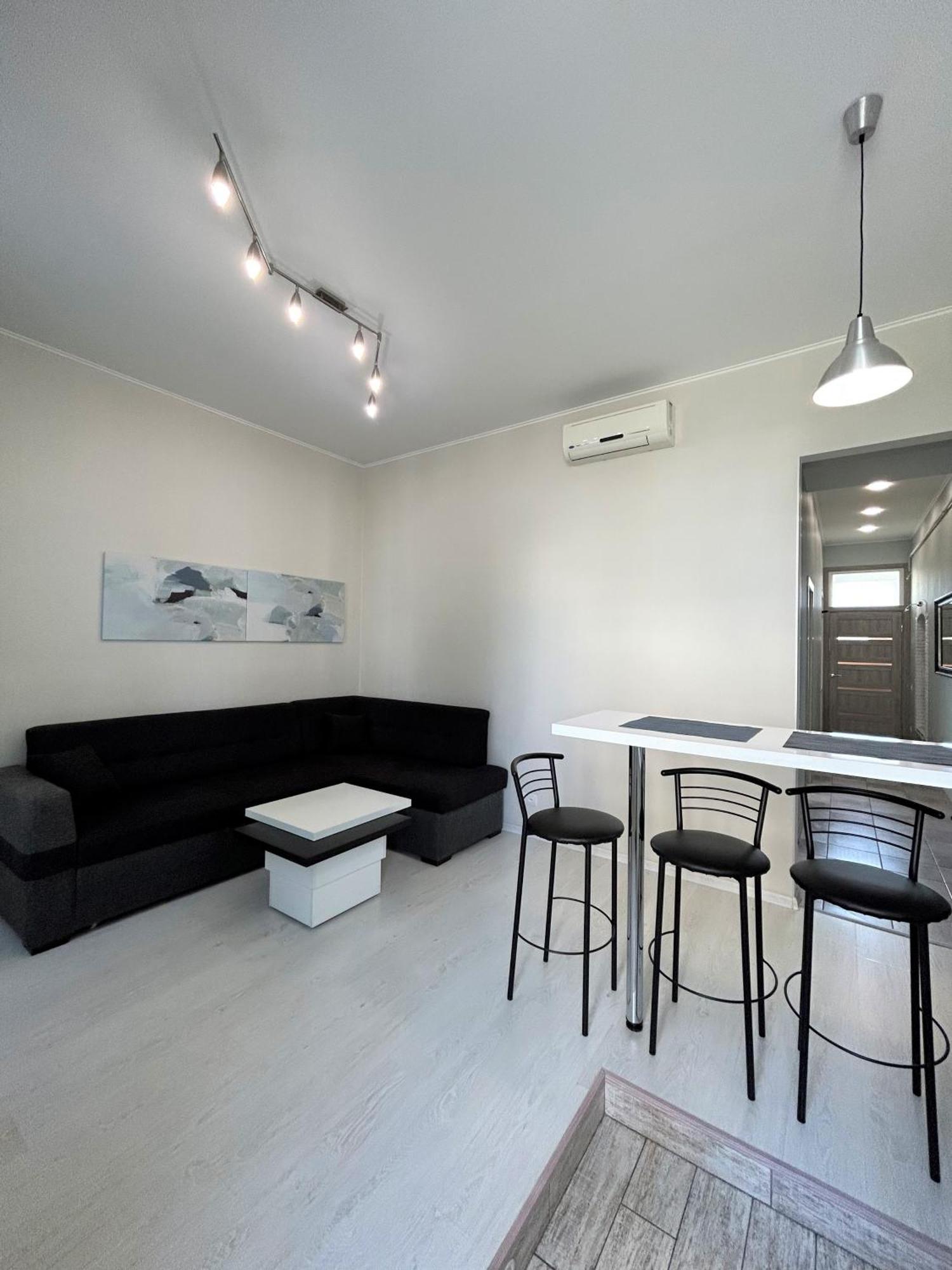 Modern Apartment In Old City Center ลวีฟ ภายนอก รูปภาพ