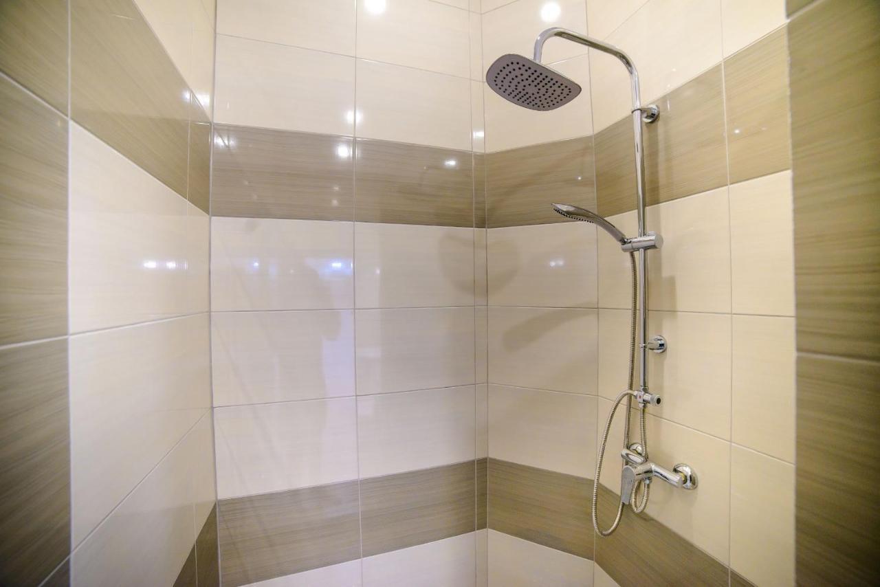 Modern Apartment In Old City Center ลวีฟ ภายนอก รูปภาพ