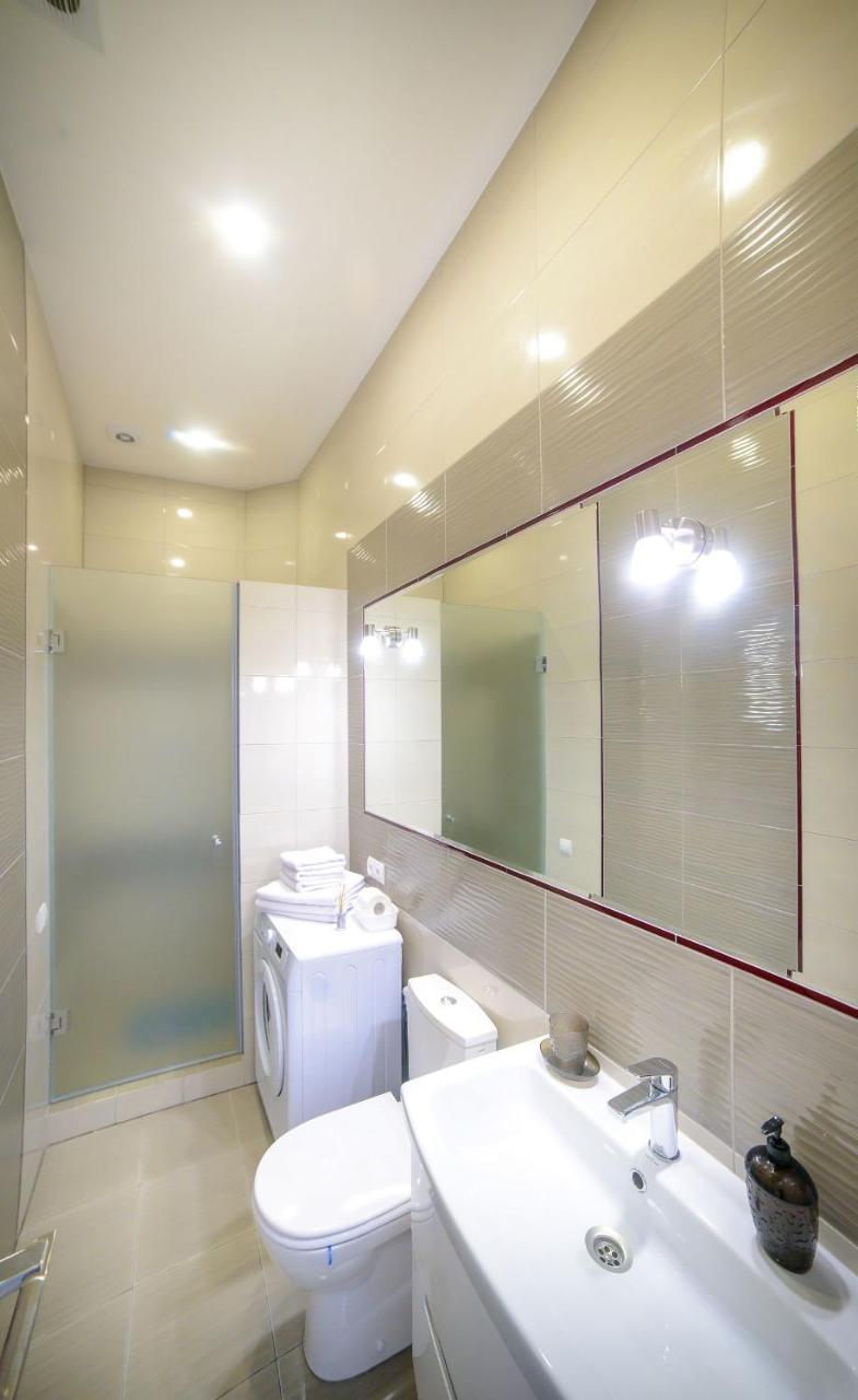 Modern Apartment In Old City Center ลวีฟ ภายนอก รูปภาพ